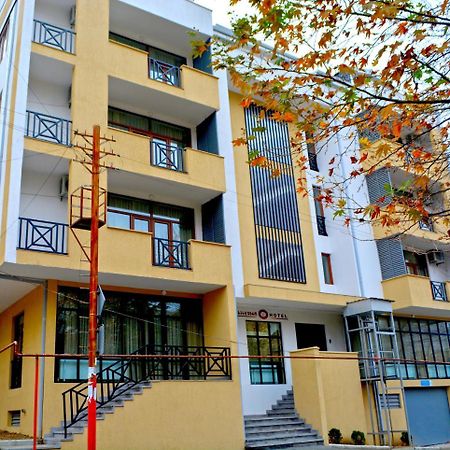 G&G Hotel Тбилиси Екстериор снимка