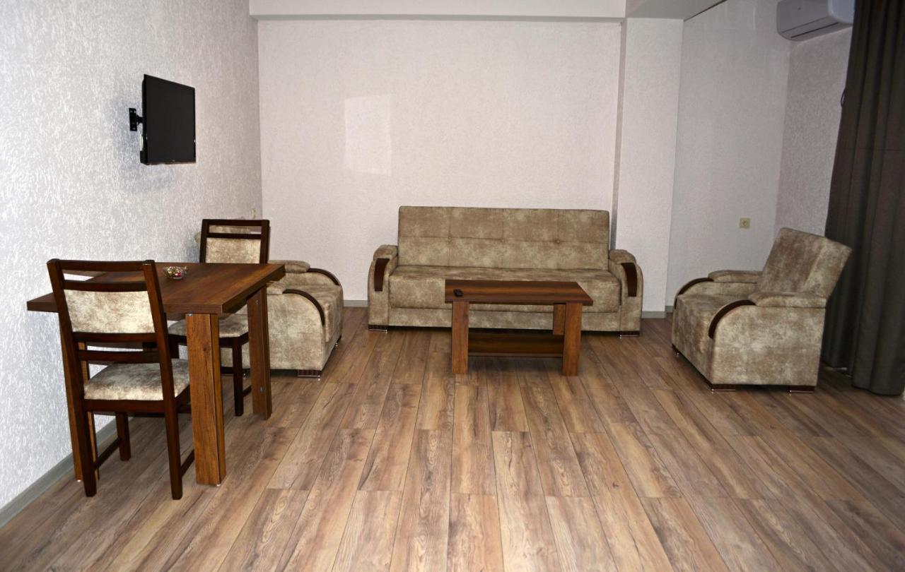 G&G Hotel Тбилиси Екстериор снимка