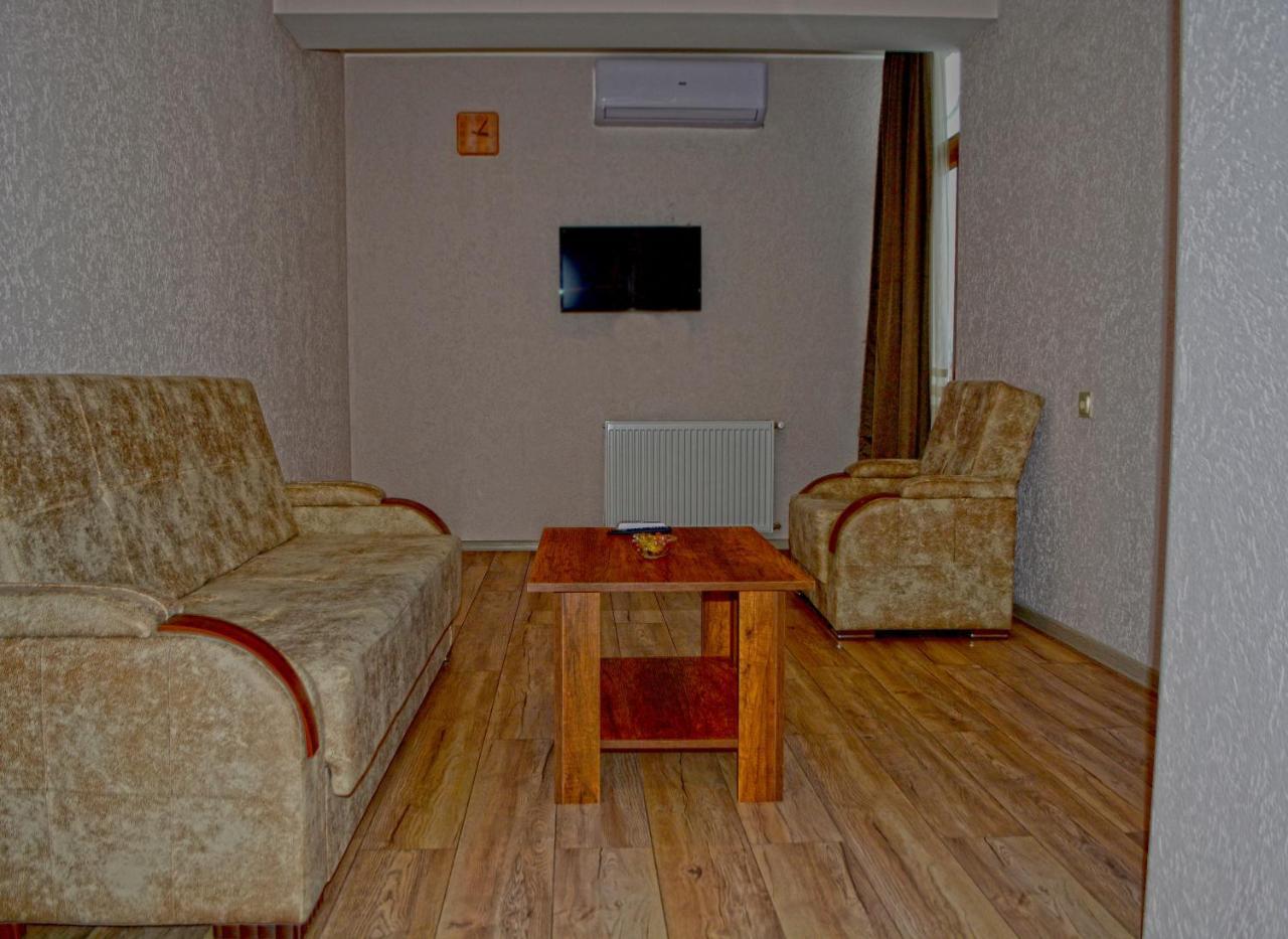 G&G Hotel Тбилиси Екстериор снимка